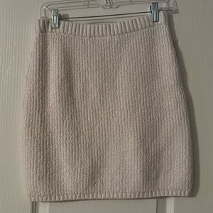 Universal Thread. Sweater skirt. Size small. Fits like medium.